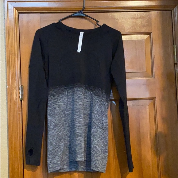 Lululemon athletic Long sleeve - Picture 1 of 6
